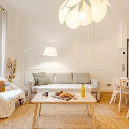 Bella Nissa - Ac Wifi - Cosy - 2 Bedrooms *