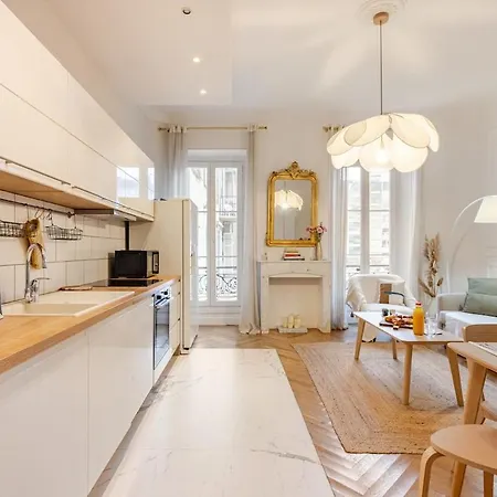 Bella Nissa - Ac Wifi - Cosy - 2 Bedrooms *